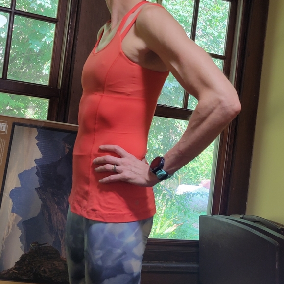 Size 4 Lululemon tank orange - Picture 2 of 3